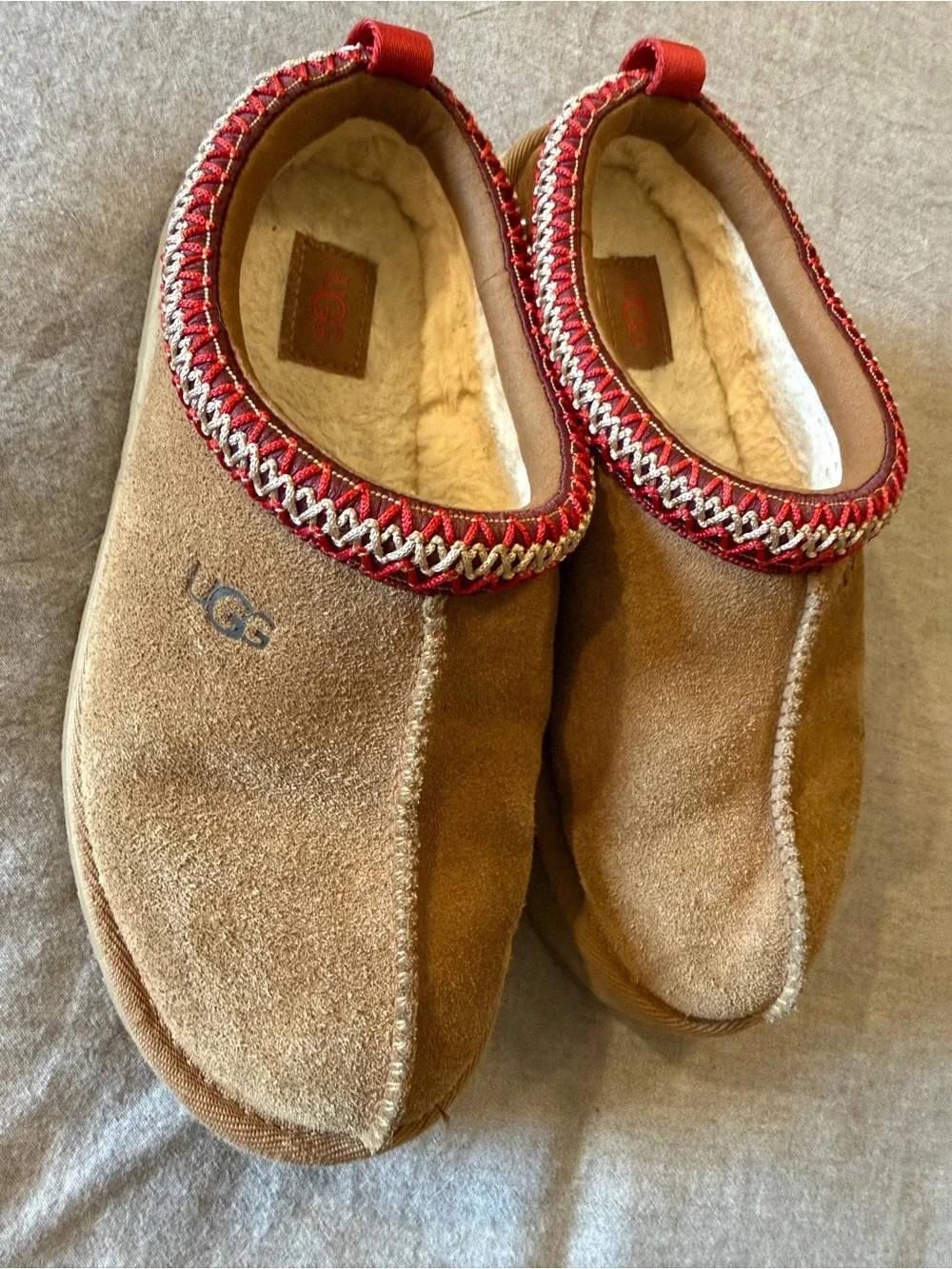 UGG Kids 3 Tasman Tazz Chestnut Suede Slip-On Slippers with Red Trim